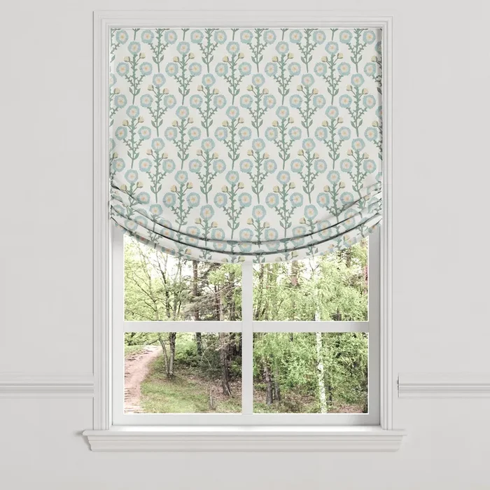 Relaxed Roman Shade in Cottage Flowers – Cool Blue